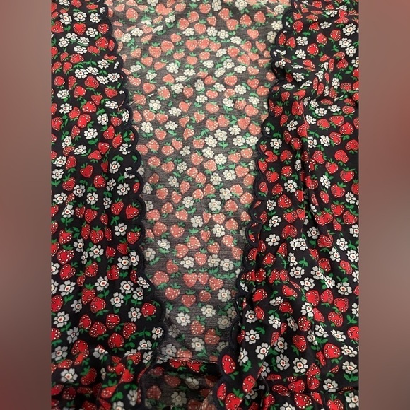 Paris Atelier & Other Stories blue red scallop edge strawberry wrap blouse - Picture 6 of 10